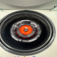 Eppendorf 5424R Refrigerated Centrifuge image 0